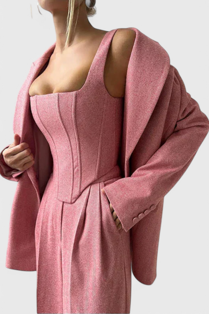 Ciana - Hlačni Kostum z Korzetnim Krojem