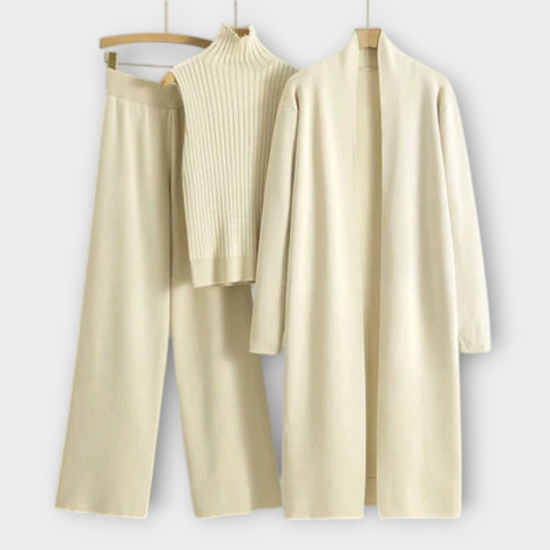 Kirina - Set Treh Kosov Oblačil Z Hlačami Ravnega Kroja Majico Brez Rokavov