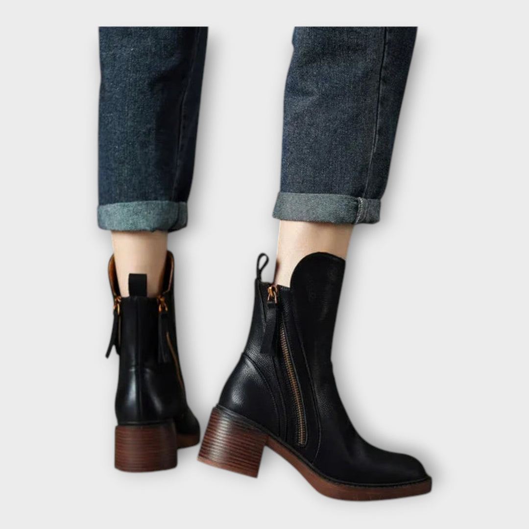 Nina Novak - Par čevljev z zadrgo