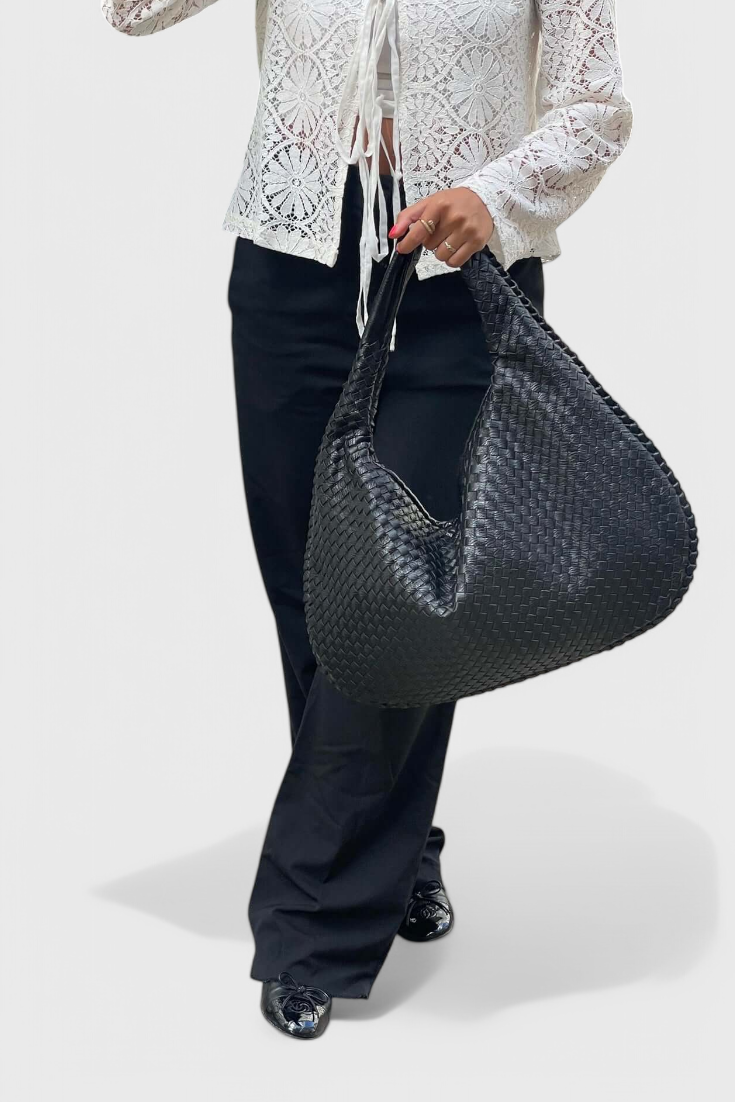 Nika - Ramenska Torba s Prepletenim Vzorcem